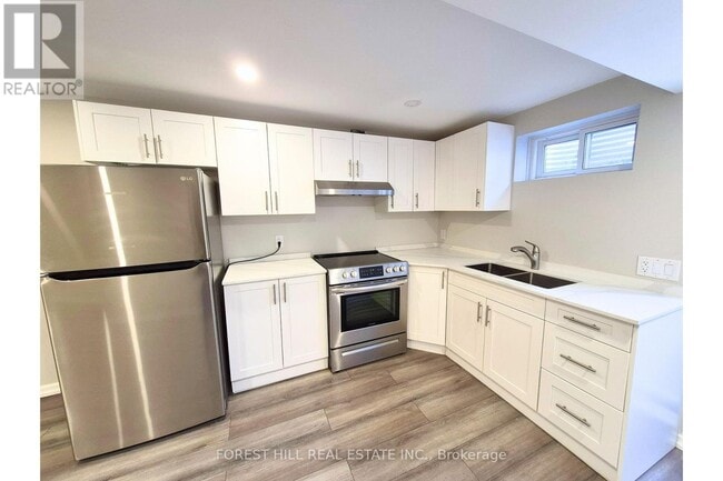 Building Photo - 136 Esther Crescent