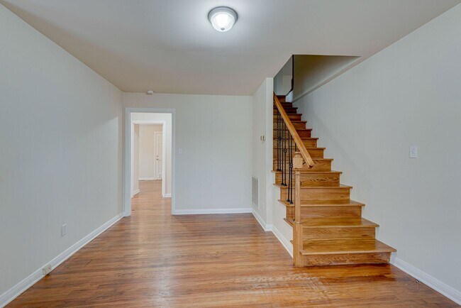 Foto del edificio - 3505 Marlborough Ave