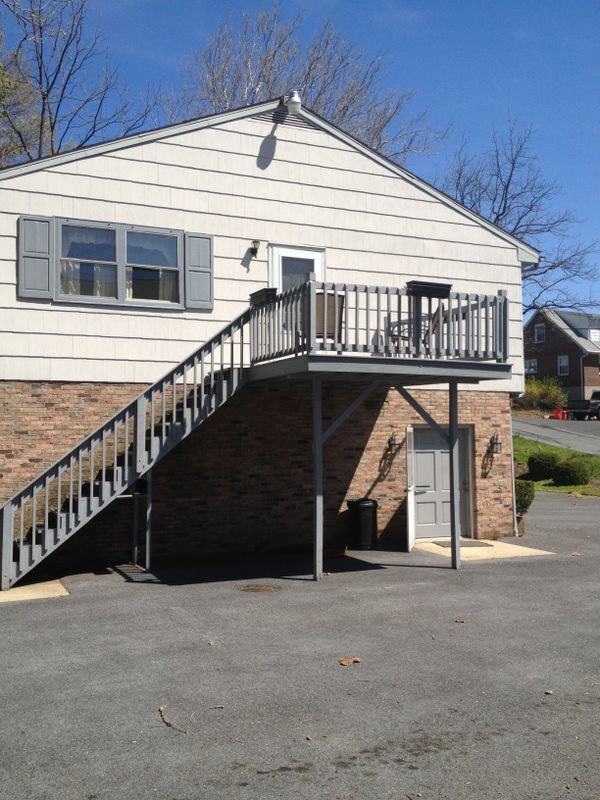 Primary Photo - 200 F Skip Zerbe St