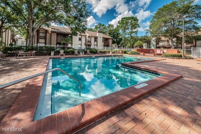 Building Photo - 1 br, 1 bath Condo - 1611 Nantucket Court