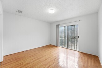 Building Photo - 12447 Sharpview Dr