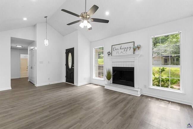 Building Photo - 118 Greentree Pkwy