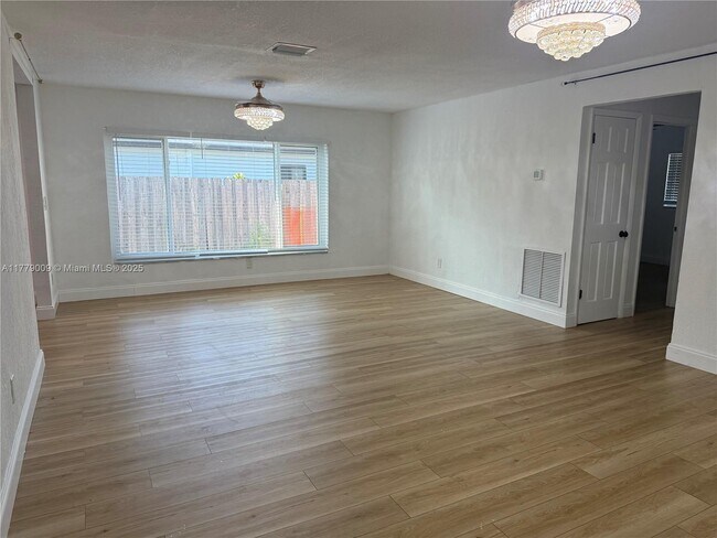Foto del edificio - 1040 SW 30th Ave