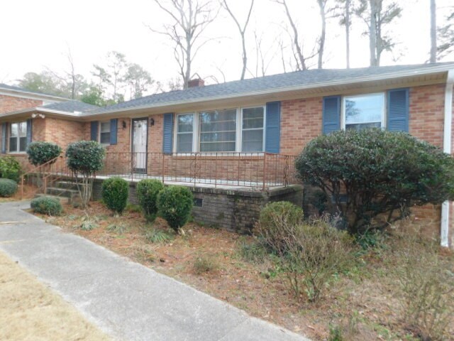 Foto del edificio - 1737 Bradley Dr