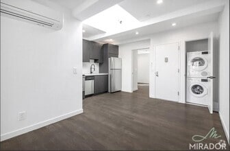 Building Photo - 247 Bleecker St