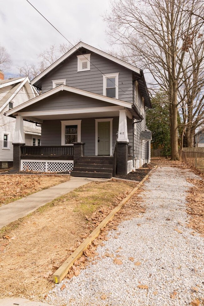 Building Photo - Charming 3-Bedroom Property in Prime Location