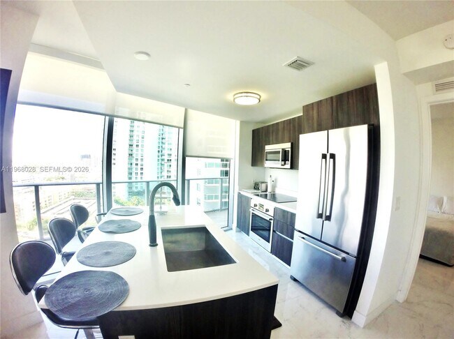 Foto del edificio - 488 NE 18th St