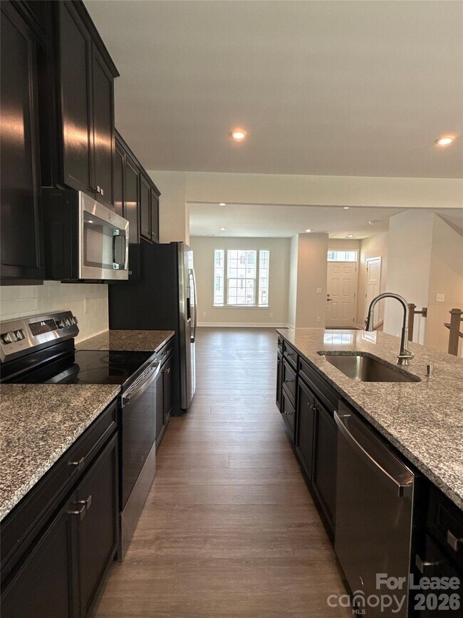 Foto del edificio - 422 Serenity Cir