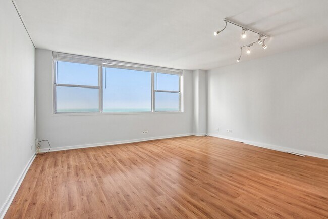 Foto del edificio - 6301 N Sheridan Rd