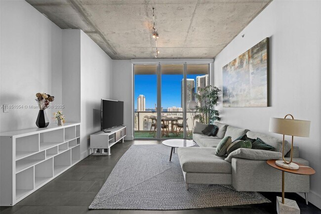 Foto del edificio - 3470 E Coast Ave
