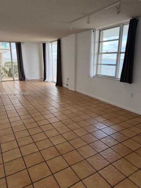 Foto del edificio - 150 SE 25th Rd