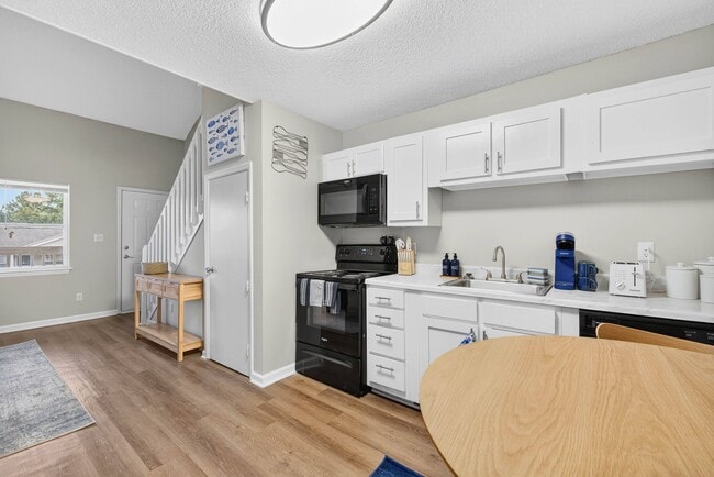 Building Photo - Lofts of Wilmington