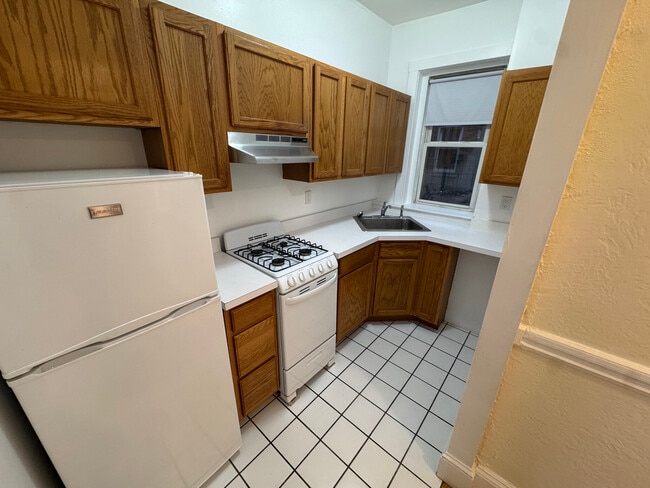 Photo - 1127 Commonwealth Ave Apartment