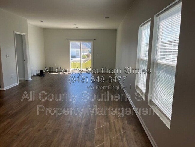 Building Photo - 234 S Reindeer Rd
