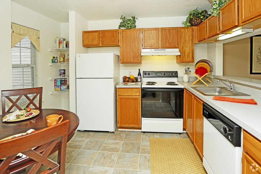 Lake Village Rochester Hills Rentals Rochester Hills, MI