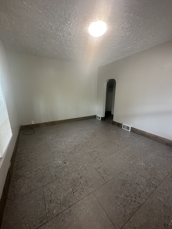 Building Photo - 3244 W 92nd St