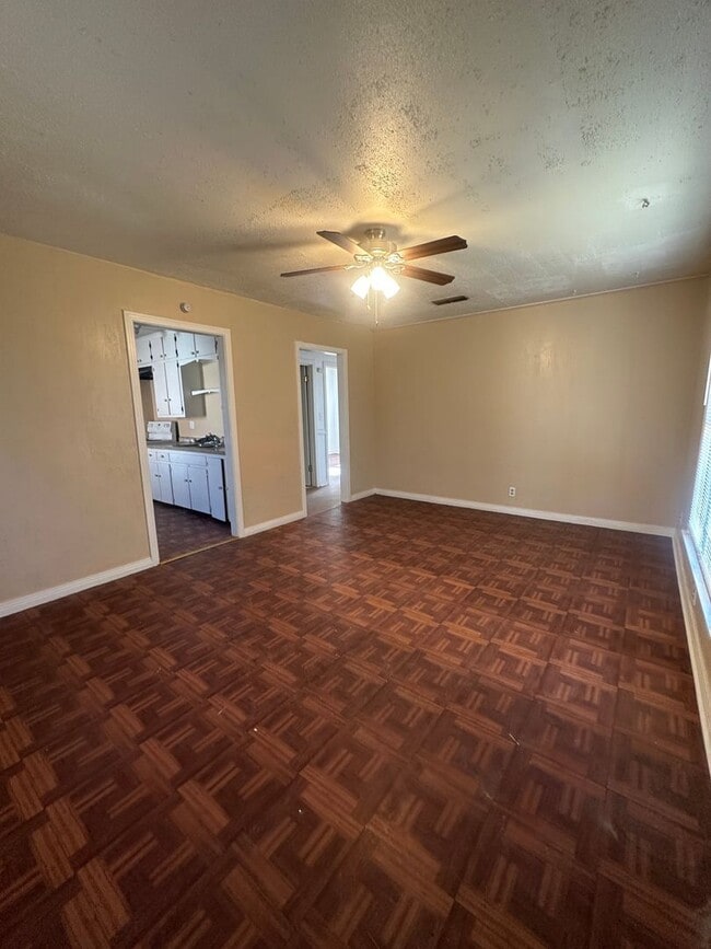 Foto del edificio - Large 3b 2b Home