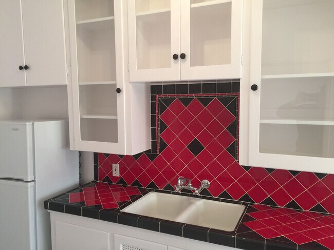 Foto del edificio - 325 S Detroit St