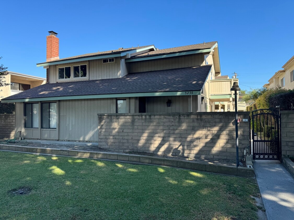 5238 Hayter Ave Unit 2, Lakewood, CA 90712 Apartments in Lakewood, CA