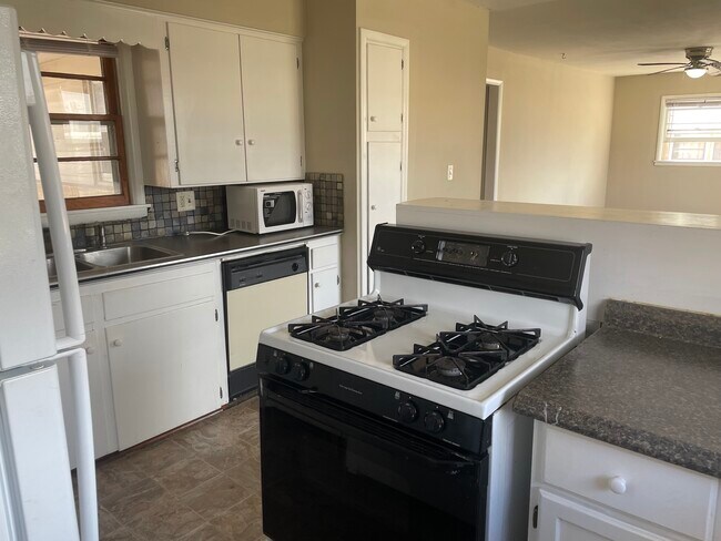 Foto del edificio - 3215 S Mount Carmel Ave