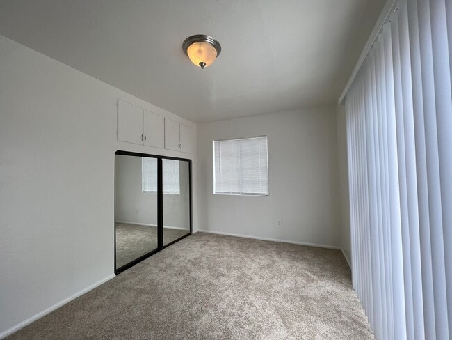 Building Photo - Must See 4 bedroom 2 and a half bathroom home in El Cajon