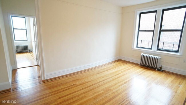 Building Photo - 3 br, 1 bath  - 82 Caryl Ave