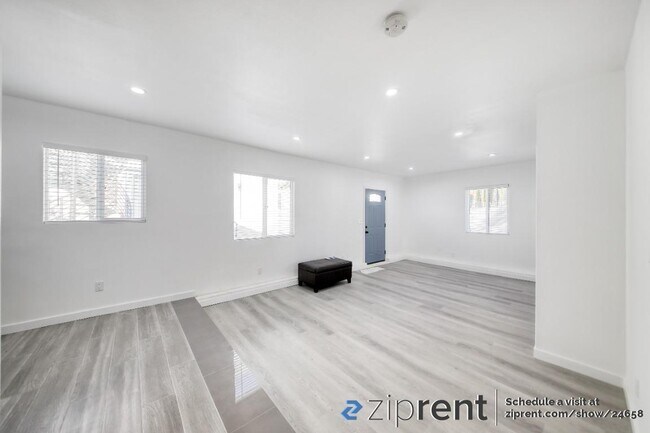Building Photo - 2248 Duvall St