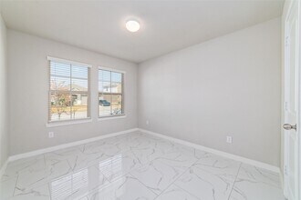 Building Photo - 5502 Creekside Ridge Trail