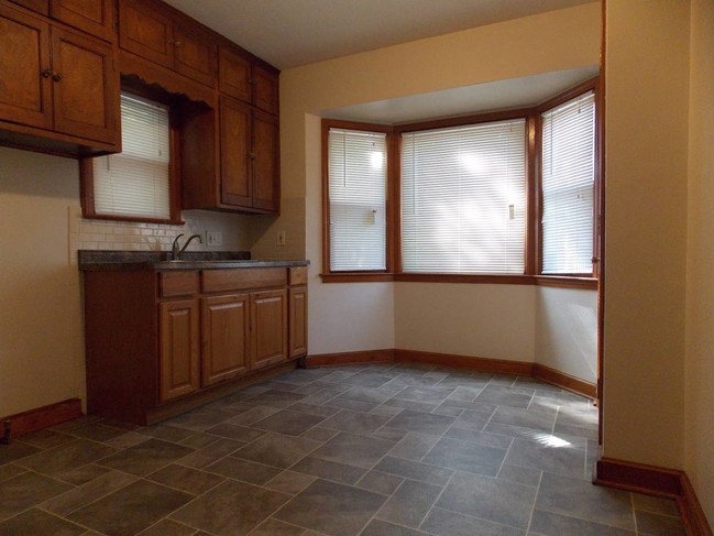 Building Photo - 5468 N 53rd St