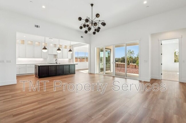 Building Photo - 1007 Bridger Dr