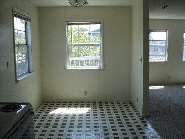 Building Photo - 4665 Crane St