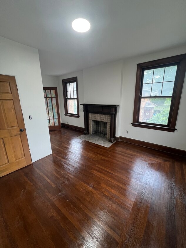 Building Photo - 3745 Saint Lawrence Ave