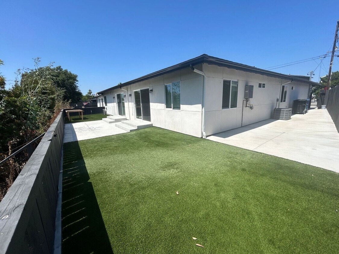 Primary Photo - 4BD/2BA on West Falls!