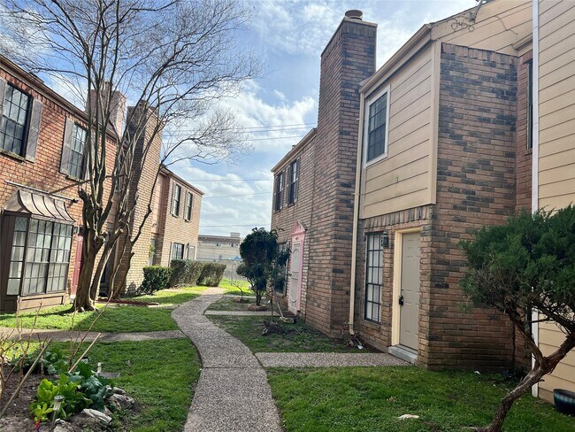 Foto del edificio - 9901 Sharpcrest St