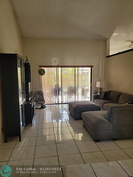 Foto del edificio - 6940 NW 45th Ct