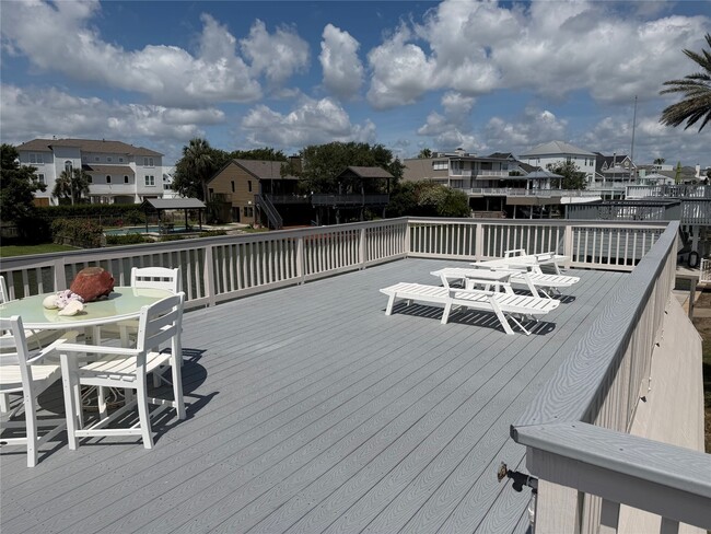 Building Photo - 3421 Jolly Roger Cir