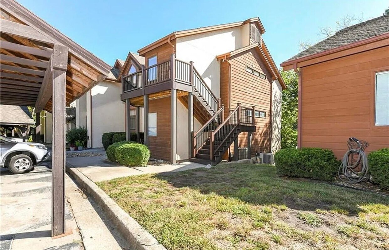 Primary Photo - SEE IT NOW: Charming 2-Bedroom Condo in a ...