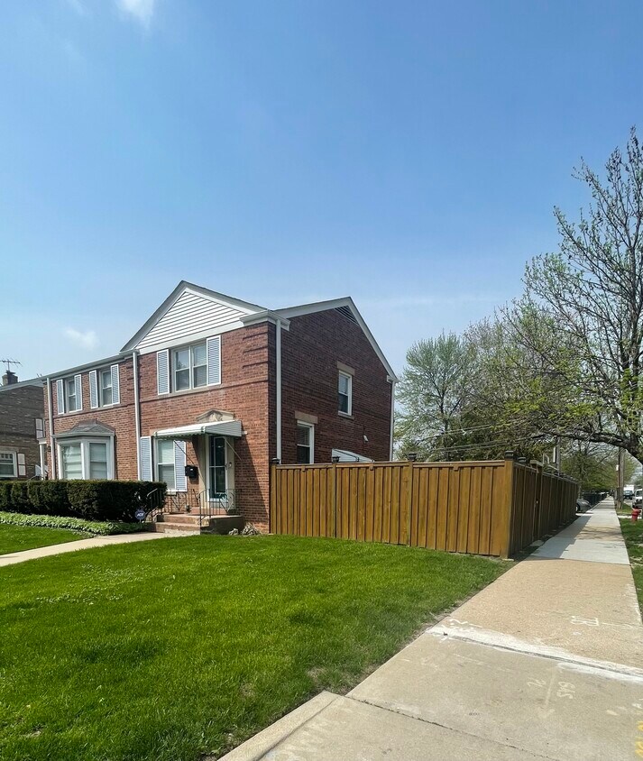 3956 N Mobile Ave, Chicago, IL 60634 House Rental in Chicago, IL