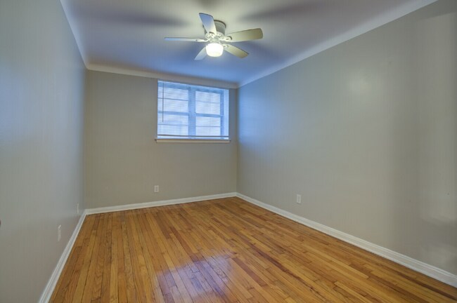 Foto del edificio - 4837 Cadieux Rd