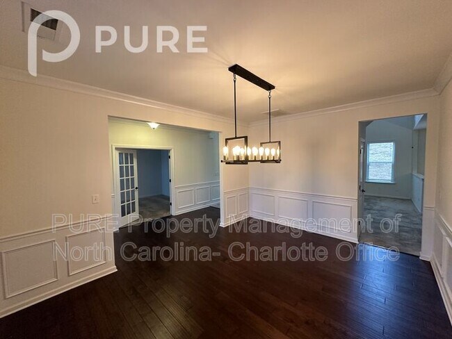 Building Photo - 7140 Streamhaven Dr