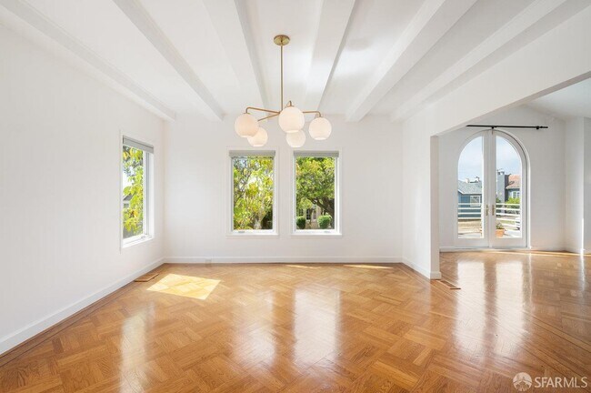 Foto del edificio - 351 Santa Ana Ave