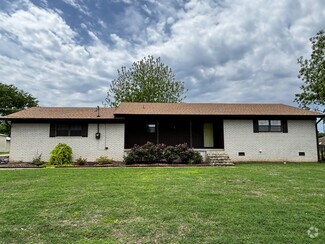 Building Photo - 307 N 5th St