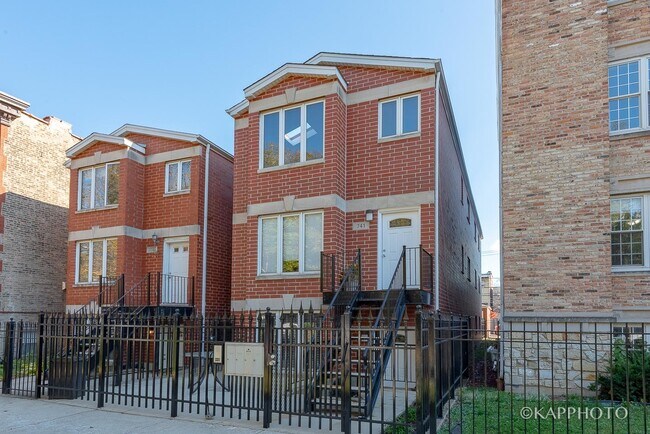 Building Photo - 741 S Claremont Ave