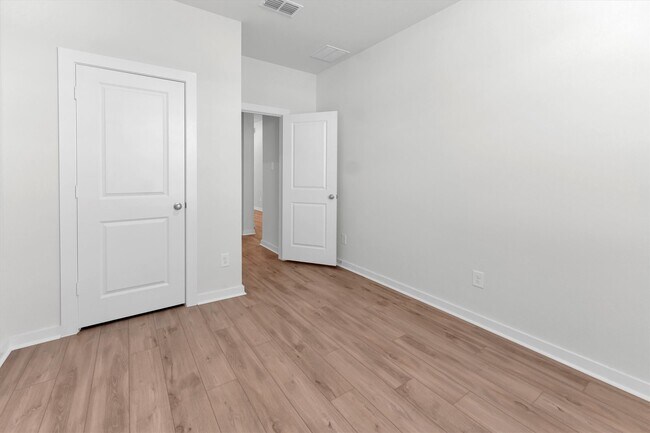 Foto del edificio - 16906 Tulip Row Ln