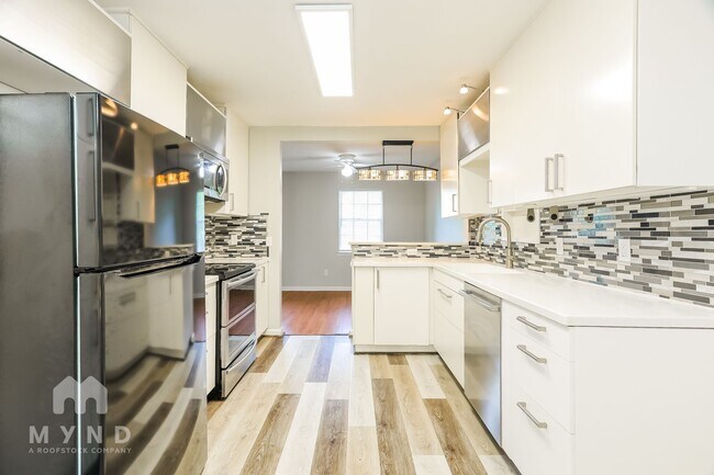Building Photo - 320 Navajo Pines Dr