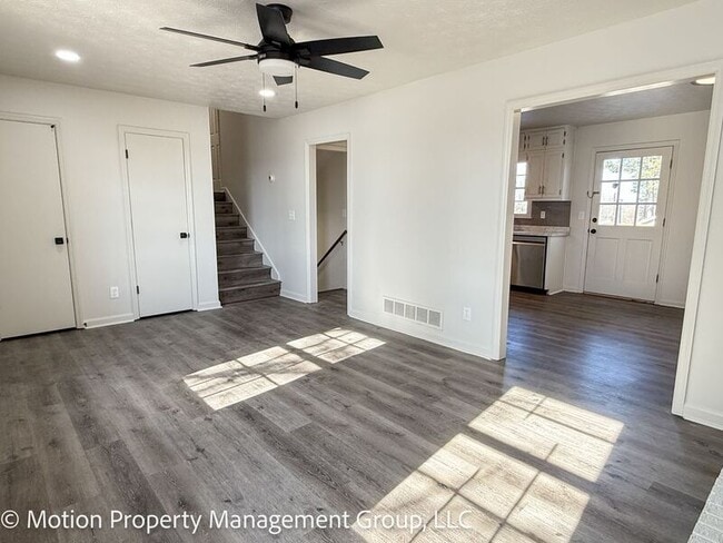 Foto del edificio - 1330 Hillcrest Dr