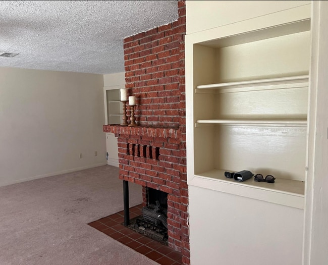 Building Photo - 87 Ridgecrest Dr