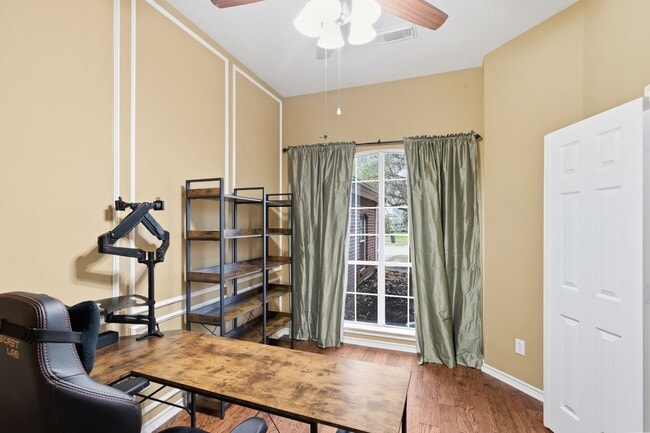 Building Photo - 10134 W Temple Dr