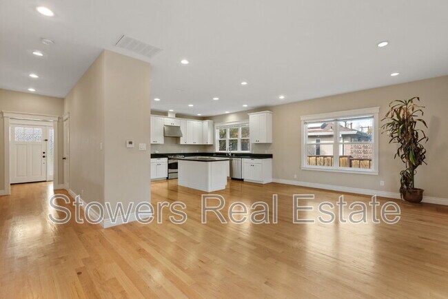Building Photo - 235 Pleasant View Dr