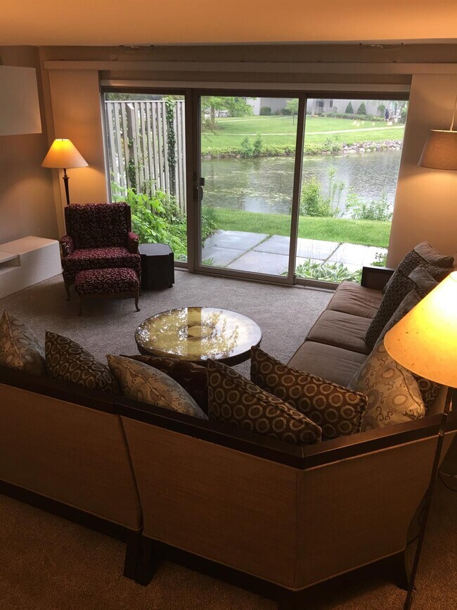 Foto del edificio - 622 Peninsula Ct